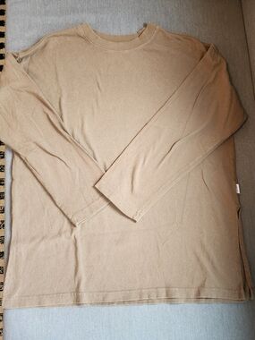 Sunday Tee Le Bon Shoppe Women's Long-Sleeve T-Shirt Crewneck Shirt in Tobacco